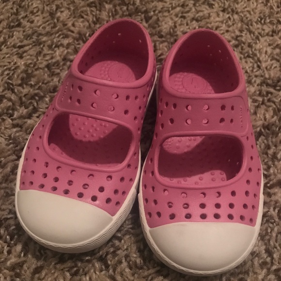 Toddler Native shoes - Picture 2 of 3